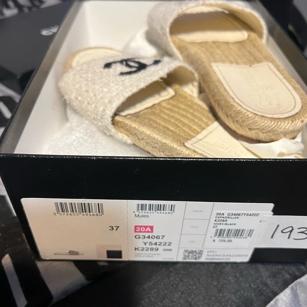 Used - Picture 2 of 3